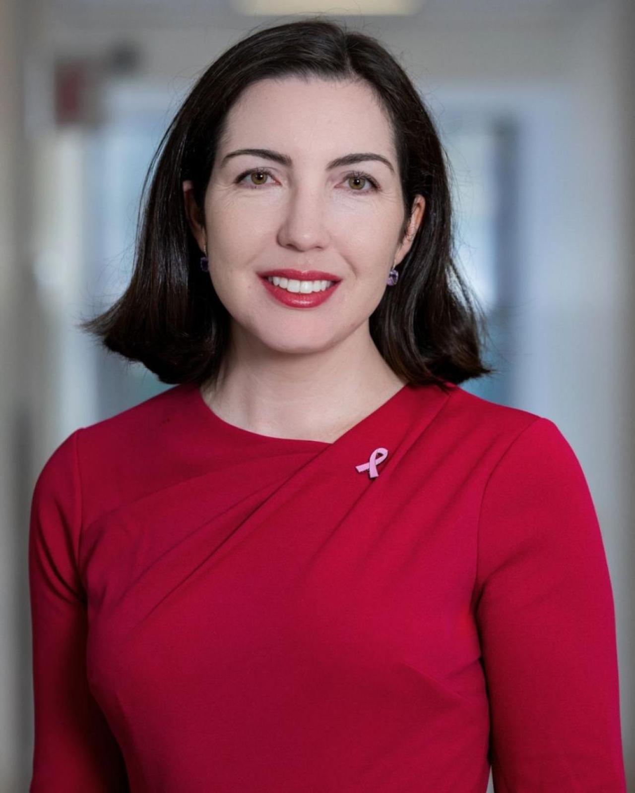 Headshot of Julia McGuinness