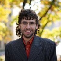 Headshot of Robert Hincapie